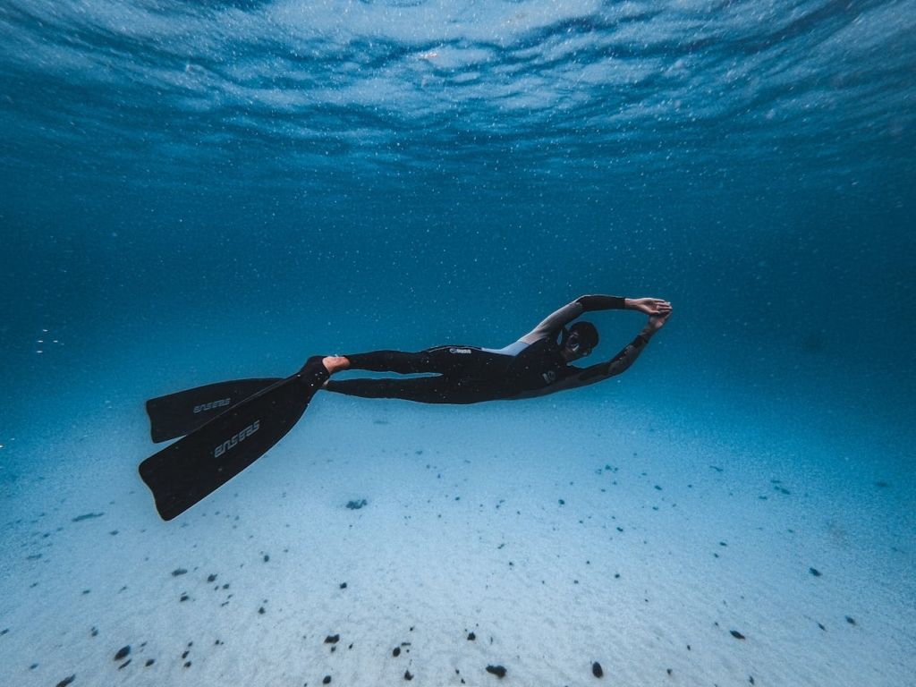 Guía para Saber Cómo Elegir el Mejor Traje de Neopreno para Buceo